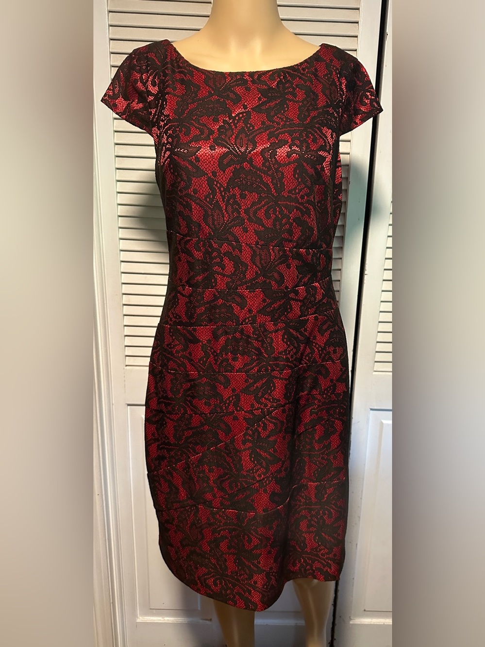 Alyx Red with Black Floral Lace Overlay Dress Cap Sleeves Women’s 6